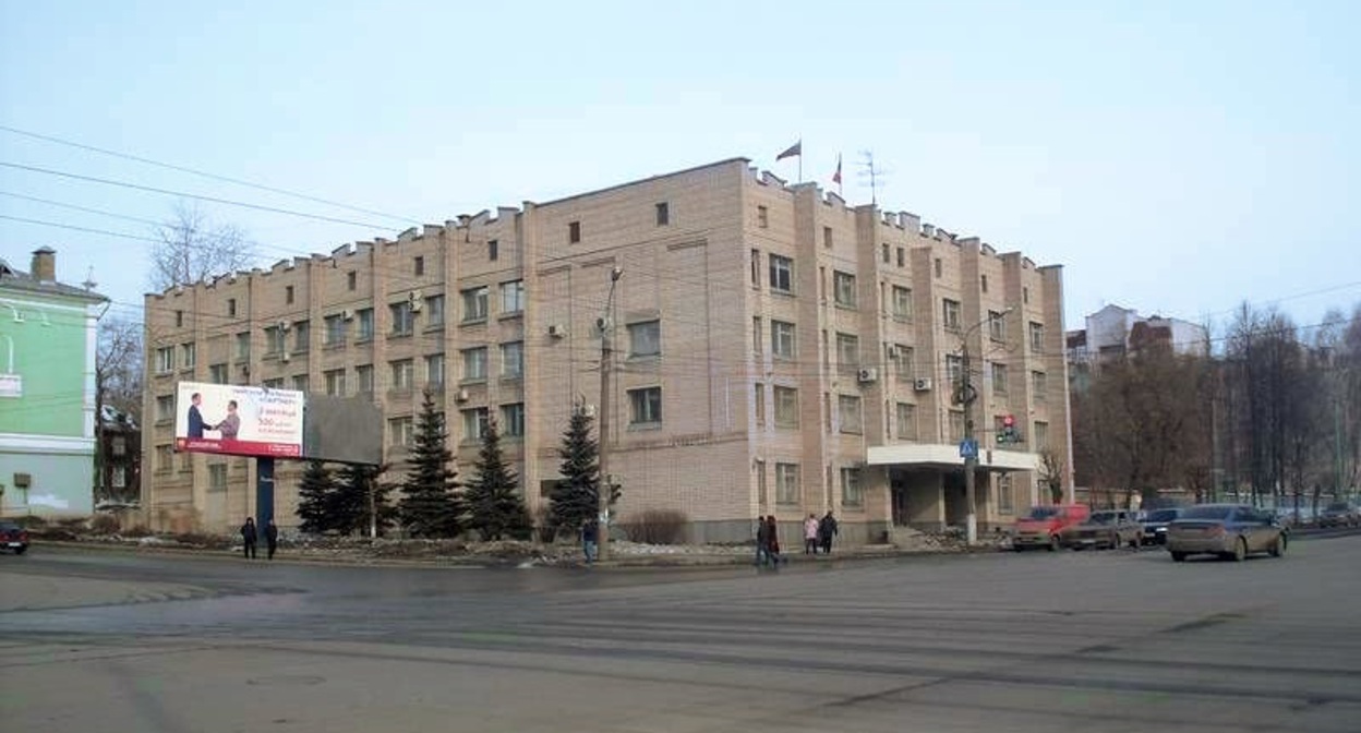 Первомайский районный суд Ижевска. Фото: https://ros-spravka.ru/catalog/courts/pervomaisky_district_court/